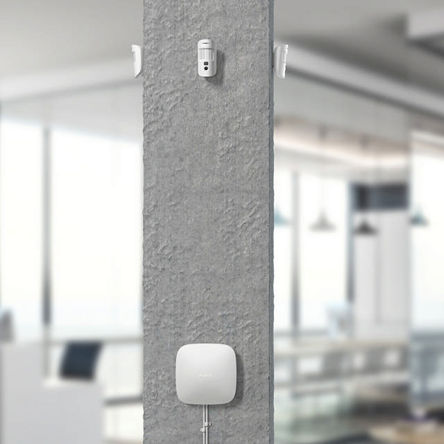 Ajax Hub 2 Plus (4G) - ARAS Line - white